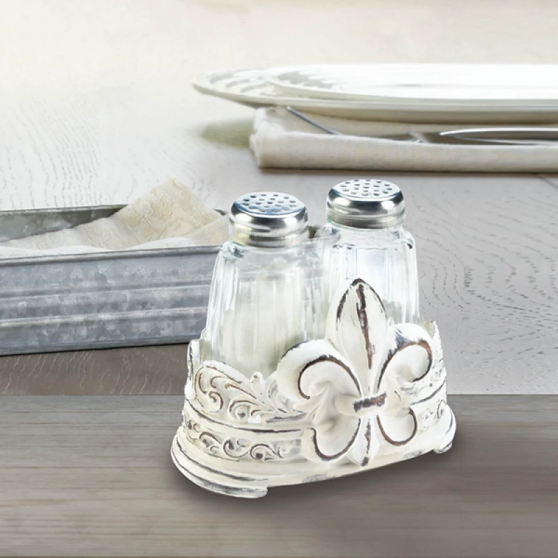Fleur-De-Lis Shaker Set